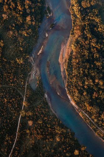 Rivier van boven af vanuit luchtballon in Laos