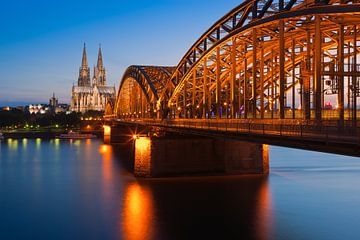 The Dom & Hohenzollern Bridge, Cologne, Germany.