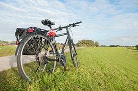 On the road by bike by Richard Wareham
