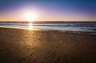 Zonsondergang bij Zandvoort van Leon Weggelaar thumbnail
