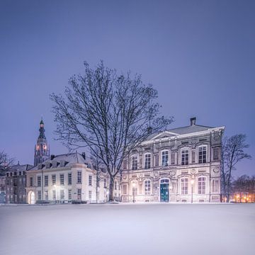 Besneeuwde Kasteelplein in de nacht - Breda