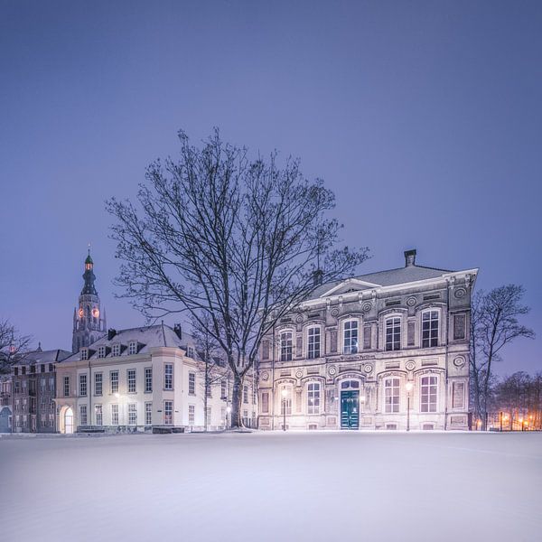 Verschneiter Schlossplatz in der Nacht - Breda von Joris Bax
