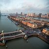 Rotterdam van af de Hefbrug. van Jasper Verolme