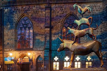 De Bremer stadsmuzikanten in de schemering, Bremen, Duitsland