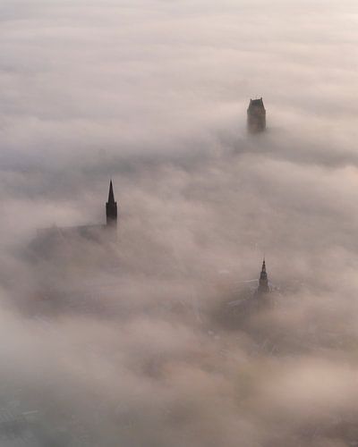 Martinikerk in Bolsward: Ochtendnevel bij Zonsopgang