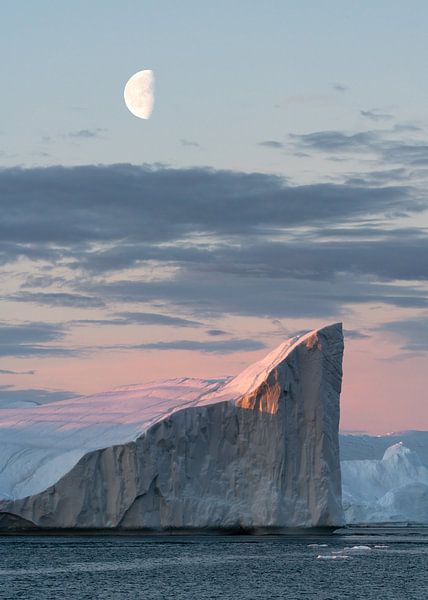 The moon in Discobay Bay, Greenland by Anges van der Logt