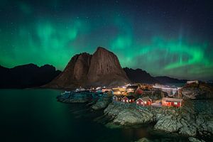 Aurore boreale au-dessus de Hamnoy