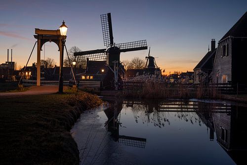 Zaanse Schans in de avond op het blauwe uur