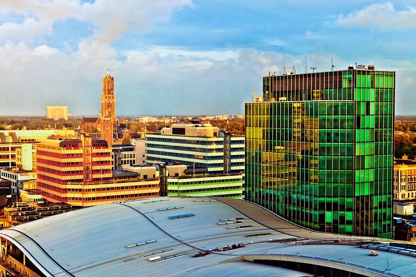 Oud en nieuw Utrecht in avondlicht van Jan van der Knaap