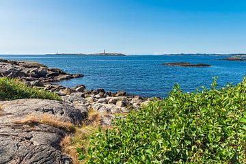 Landschap op het eiland Merdø bij Arendal in Noorwegen van Rico Ködder