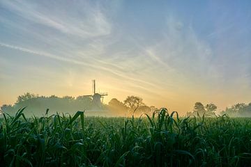 Sonnenaufgang an der Getreidemühle De Windhond Soest von Ad Jekel