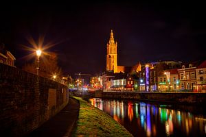 Roermond bei Nacht, Blick auf den Ruderkai und die St.-Christopherus-Kathedrale