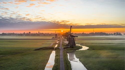 Les moulins de Streefkerk au lever du soleil