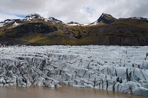 Svinafellsjokull gletsjer in IJsland van Tim Vlielander