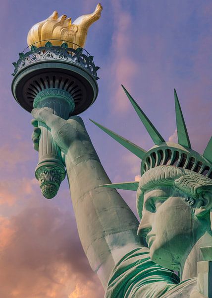 NEW YORK CITY Statue of Liberty at sunset by SITI AMINAH