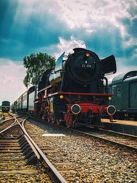 Steam train #2 by Lex Schulte