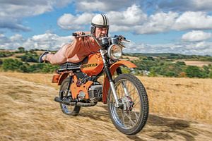 Kreidler Mustang Wheelie im Feld