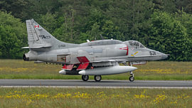 Top Aces McDonnell Douglas A-4N Skyhawk. sur Jaap van den Berg