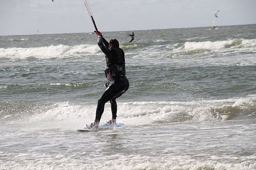Kitesurfing