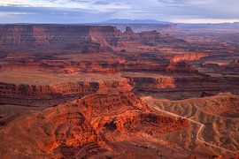 Dead Horse Point bij zonsondergang, Utah van PhotoCluster