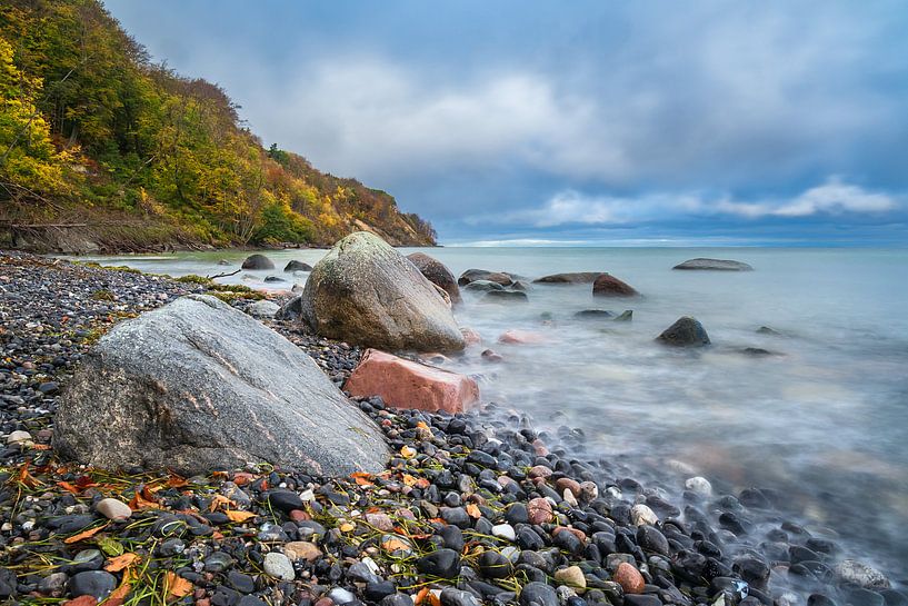 Baltic Sea coast on the island Moen in Denmark van Rico Ködder