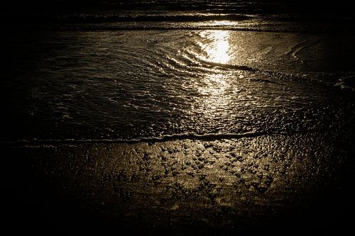 Donkere zonsondergang aan Nederlandse kust | Natuurfotografie