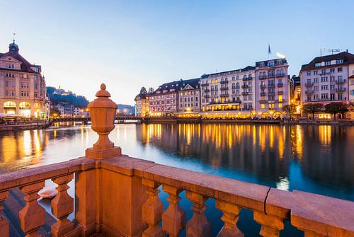 Luzern in Zwitserland in de avonduren