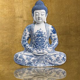 Delft blue Buddha placed on a luxurious gold background for a modern look. by Mijke Konijn