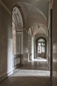 Der Saal eines verlassenen Schlosses