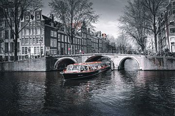 Amsterdam aux Pays-Bas n'est pas seulement noir et blanc