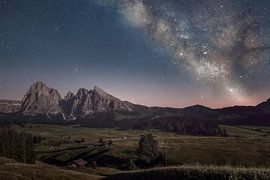 Galaxie über den Dolomiten von Peter Poppe