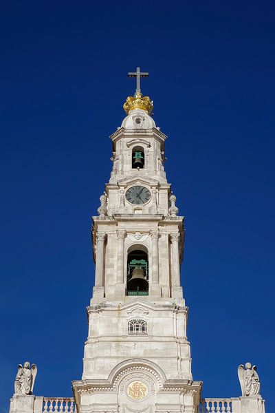 The tower of the Basílica de Nossa Senhora de Fátima by Berthold Werner