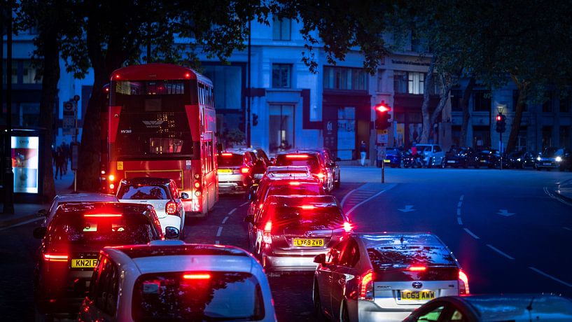 Verkehr in London von Michael Fousert