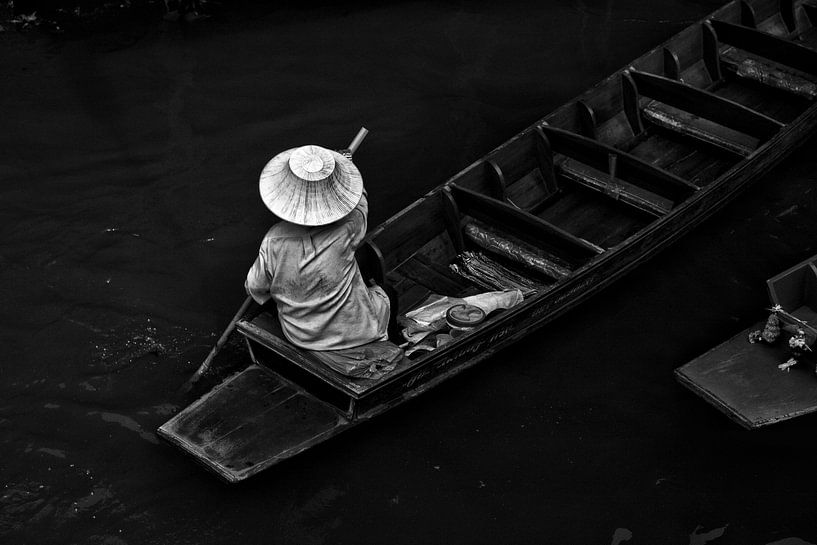 Floating market of Dumnoen Saduak by Lars Korzelius