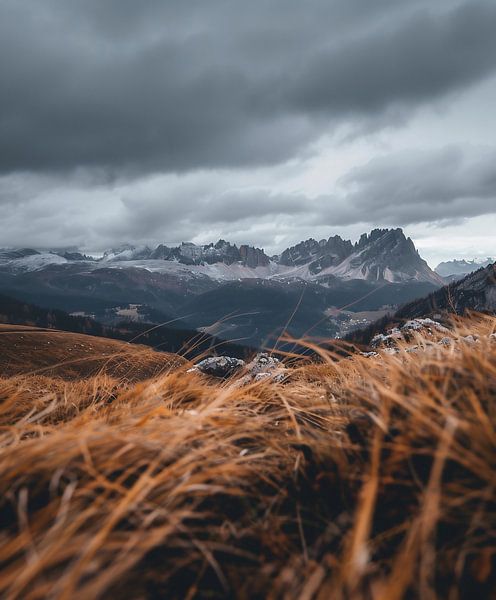 Zee van wolken boven de Dolomieten van fernlichtsicht