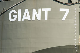 De imposante boeg van de Giant 7 van scheepskijkerhavenfotografie