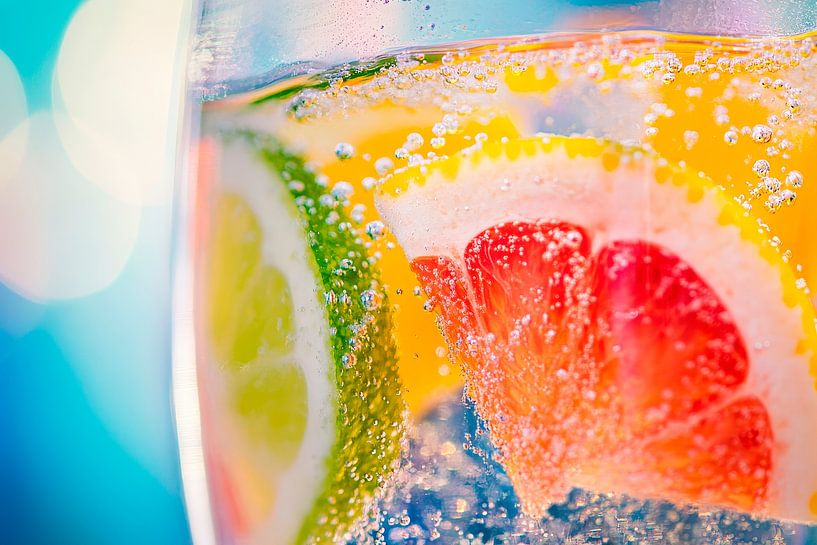 Sparkling fruit drink with bubbles by Poster Art Shop