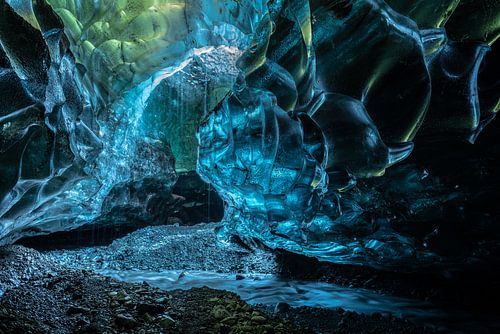 Schateiland, de veelkleurige grot