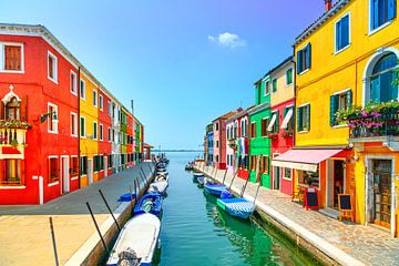 Kanaal en kleurrijke huizen op het eiland Burano. Venetiaanse lagune van Stefano Orazzini