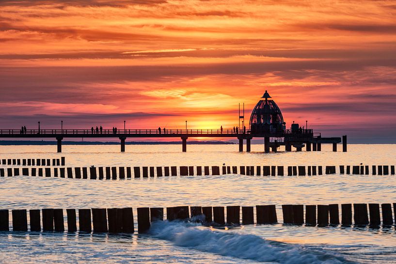 Seebrücke Zingst im Abendrot von Tilo Grellmann