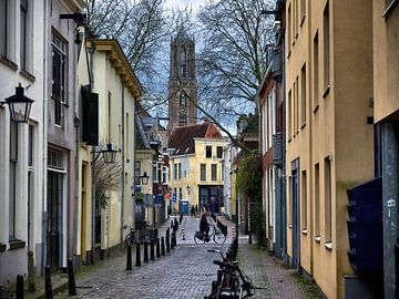 Domtoren Utrecht vanuit de Korte Lauwerstraat van Patrick van den Hurk