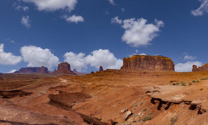 Monument Valley Tribal Park, panoramic photo by Gert Hilbink