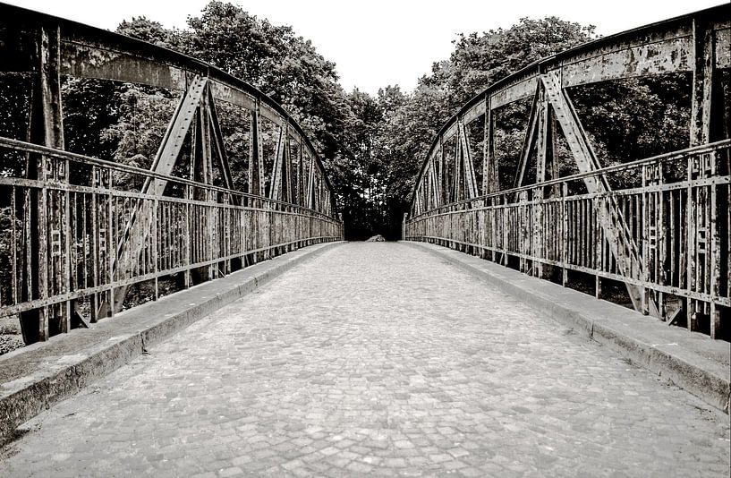 An Old Rusty bridge by Norbert Sülzner