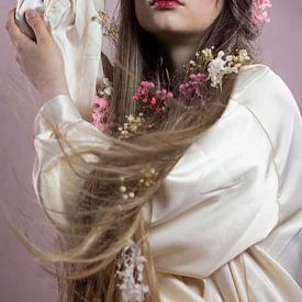 Woman with flowery hair in the wind by Iris Kelly Kuntkes