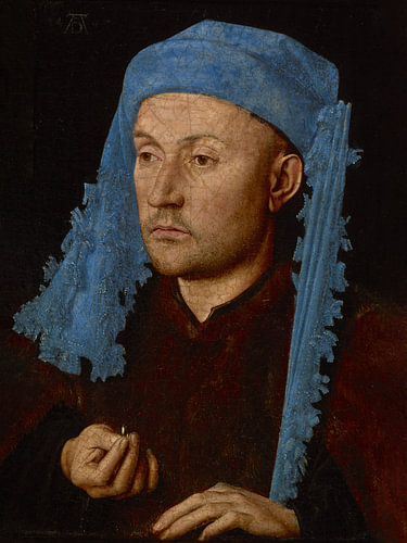 Der Mann mit der blauen Kapuze