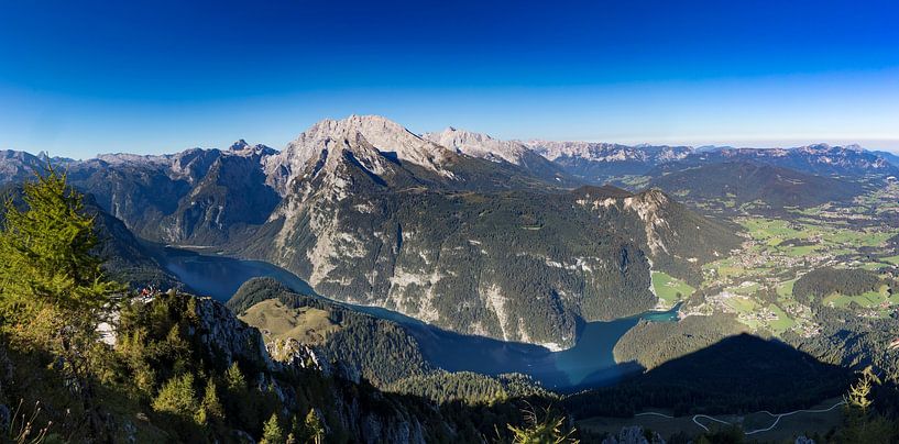 Blick auf Königsee und Watzmann mit Bartholomä von Dieter Meyrl