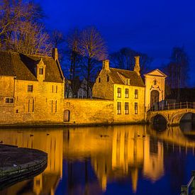 Bruges, bridge to the beguinage in blue hour by Maarten Hoek