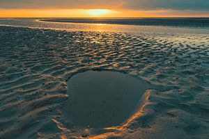 Schiermonnikoog zonsondergang op het strand van Sjoerd van der Wal Fotografie