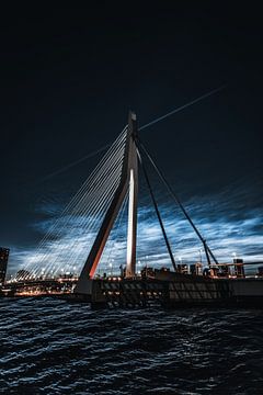 erasmus bridge nuages noctilucides sur vedar cvetanovic