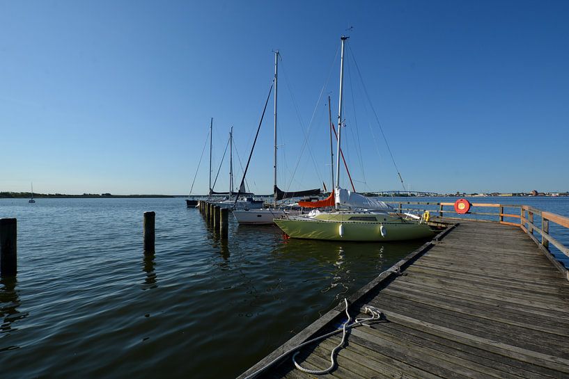 Motorboote &amp; Segelschiffe im Hafen Altefähr von GH Foto & Artdesign